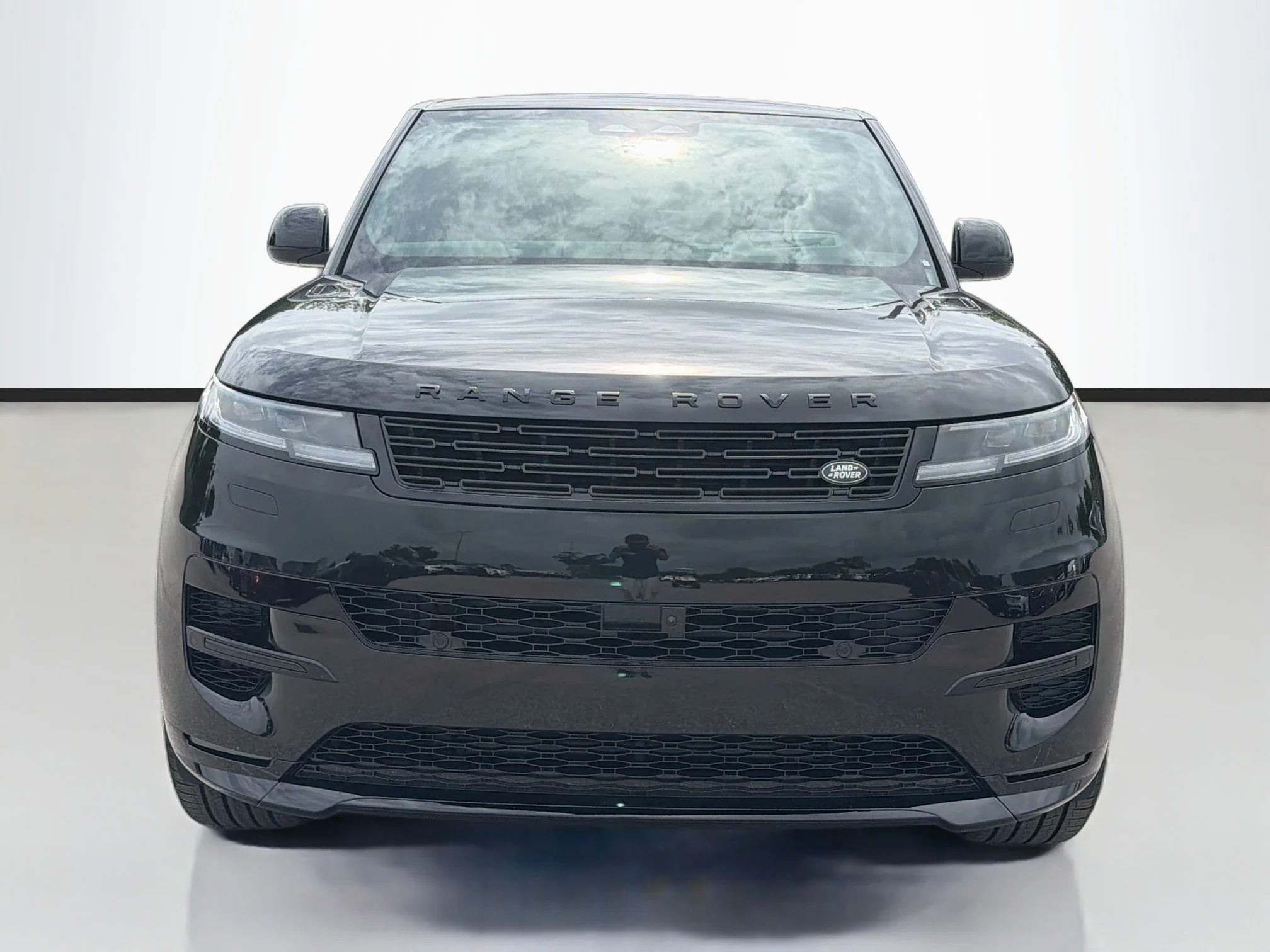 New 2026 Santorini Black Land Rover Dynamic SE image 8