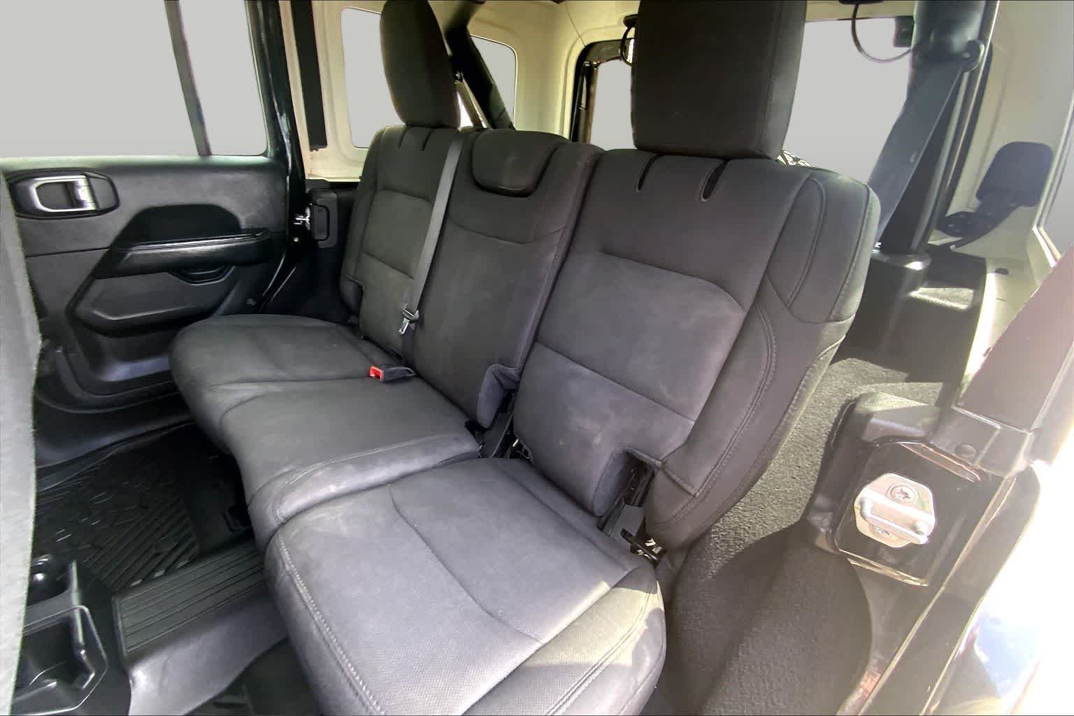 Used 2020 Black Clearcoat Jeep Sahara image 19