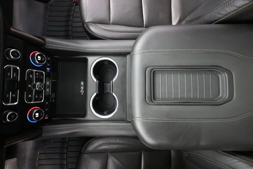 Used 2021 White Chevrolet High Country image 39