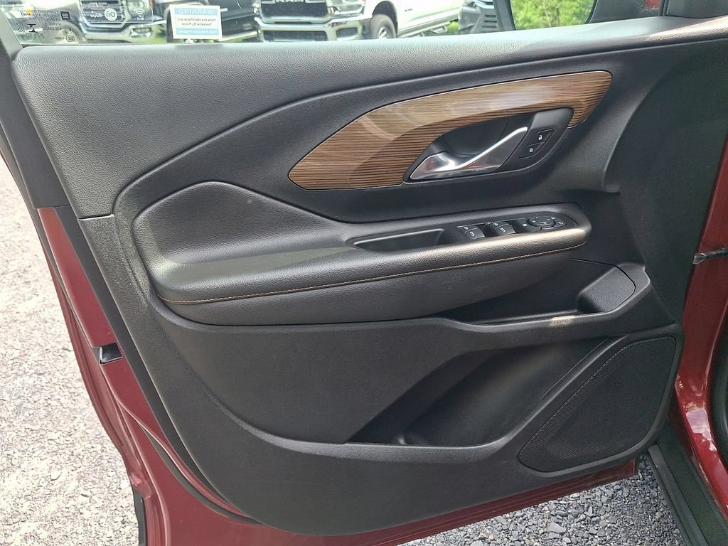 Certified Used 2018 RED QUARTZ TINTCOAT GMC SLE image 13