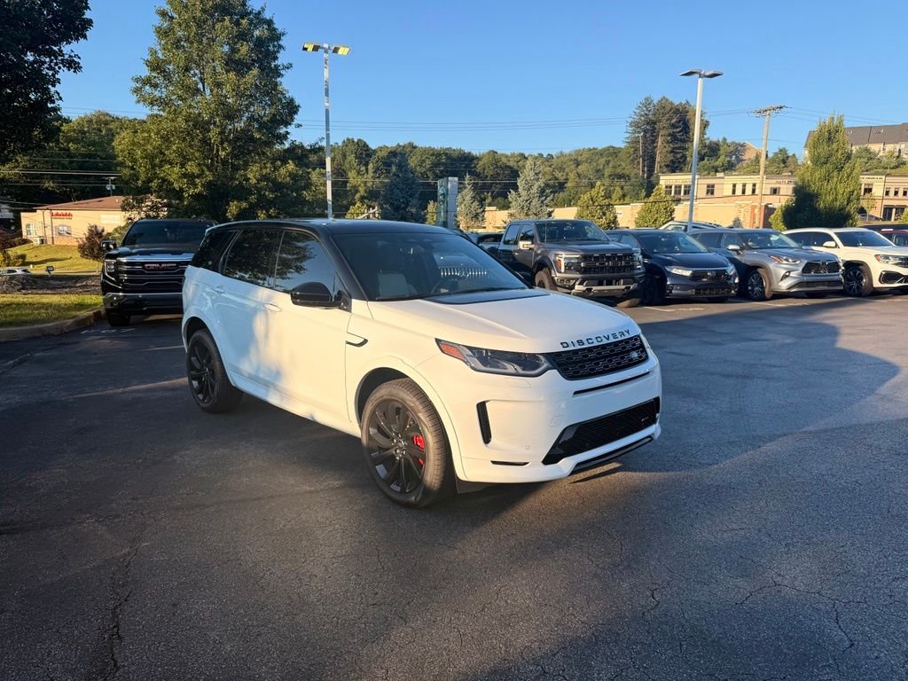 Certified Used 2023 Fuji White Land Rover SE R-Dynamic image 9