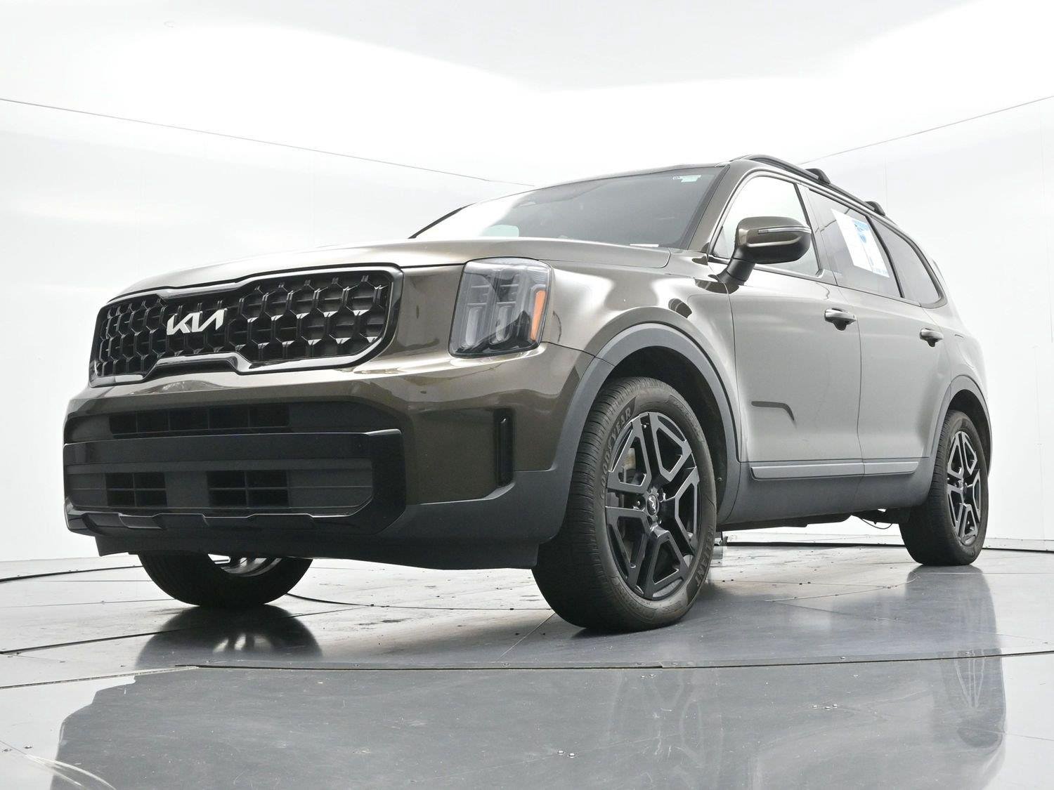 Used 2024 Dark Moss Kia EX X-Line image 56