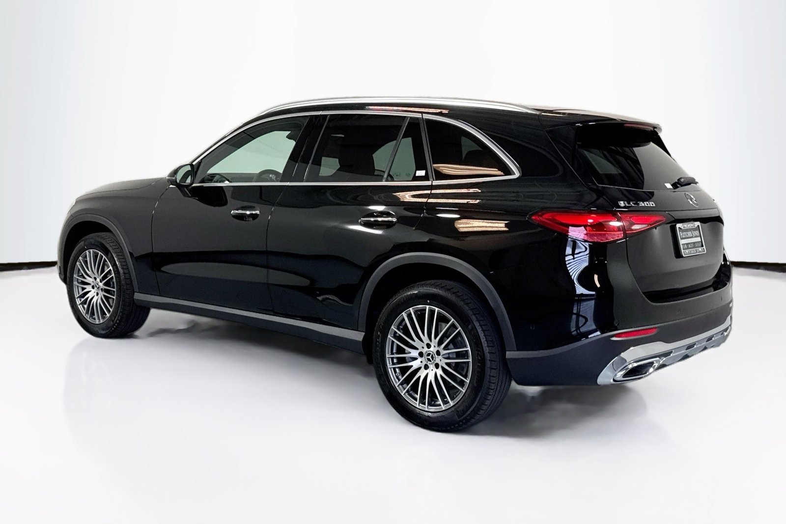 New 2026 Black Mercedes-Benz GLC 300 image 7