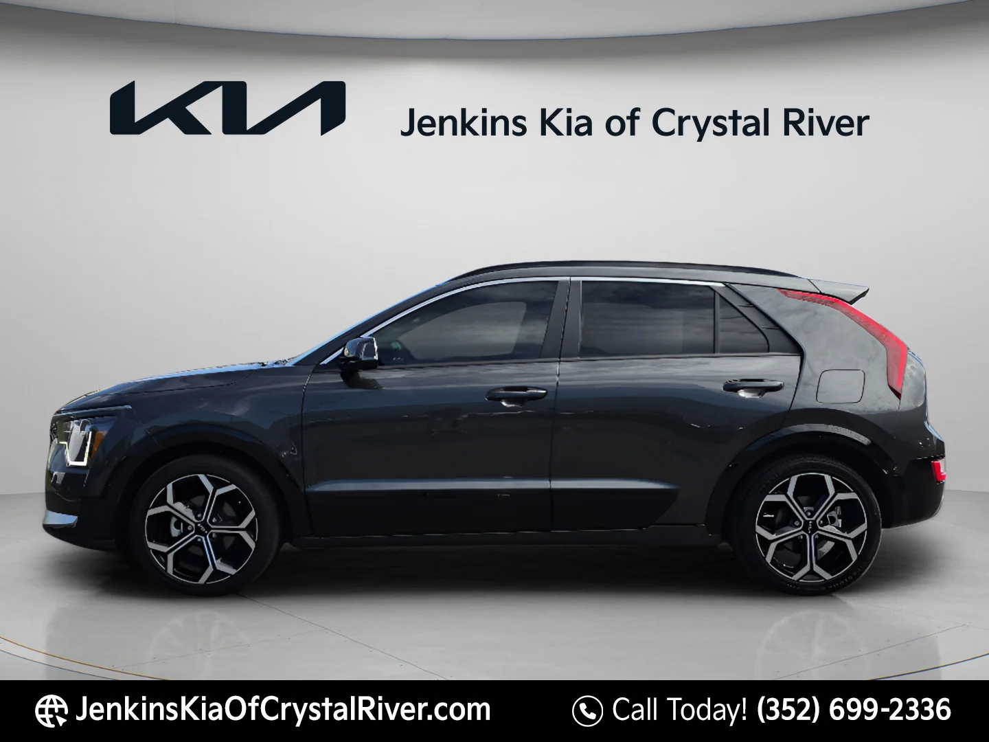 Used 2023 Graphite Gray Kia EX Touring image 9