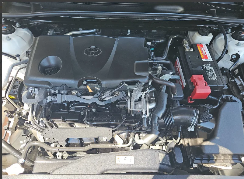 Used 2019 White Toyota LE image 6