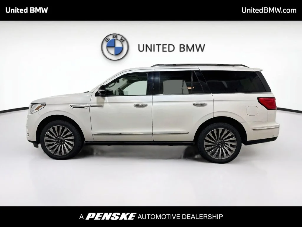 Used 2019 White Platinum Clearcoat Metallic Lincoln Reserve image 8
