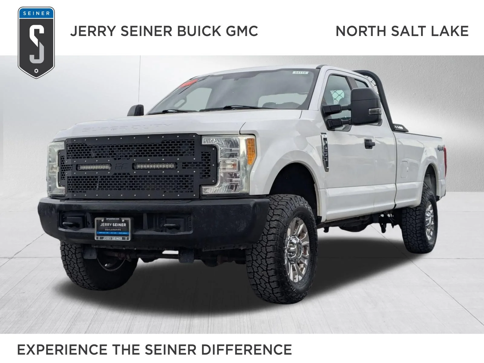 Used 2017 Oxford White Ford XL image 1