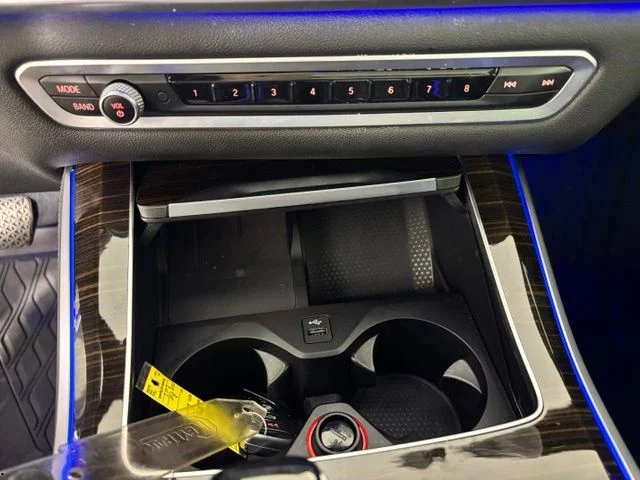 Used 2019 Blue BMW xDrive40i image 24