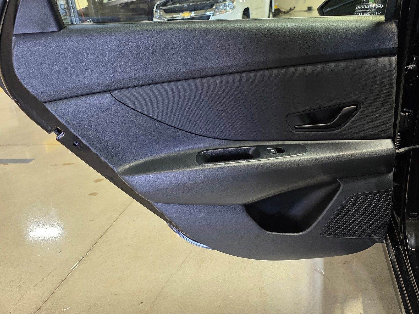 Used 2025 Abyss Black Hyundai SEL Sport image 13