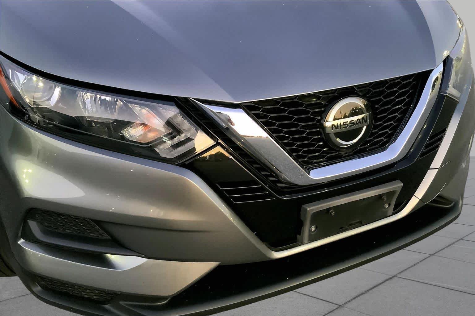 Used 2022 Gun Metallic Nissan S image 27