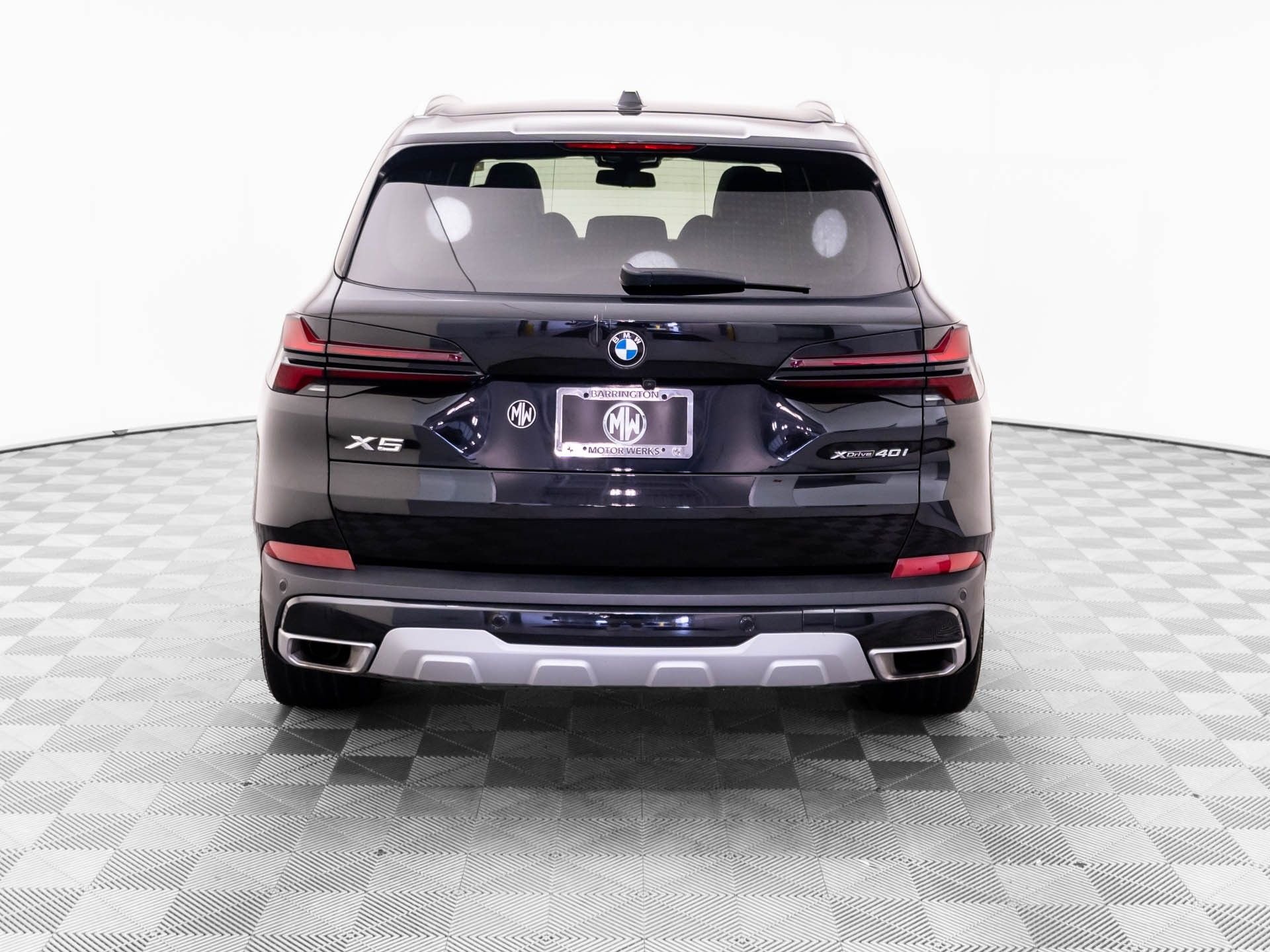 Used 2024 Black Sapphire Metallic BMW xDrive40i image 5