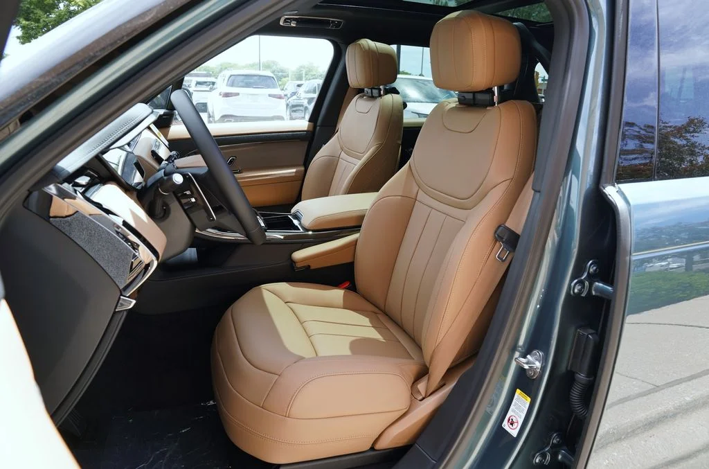 Used 2026 Green Land Rover SE image 12