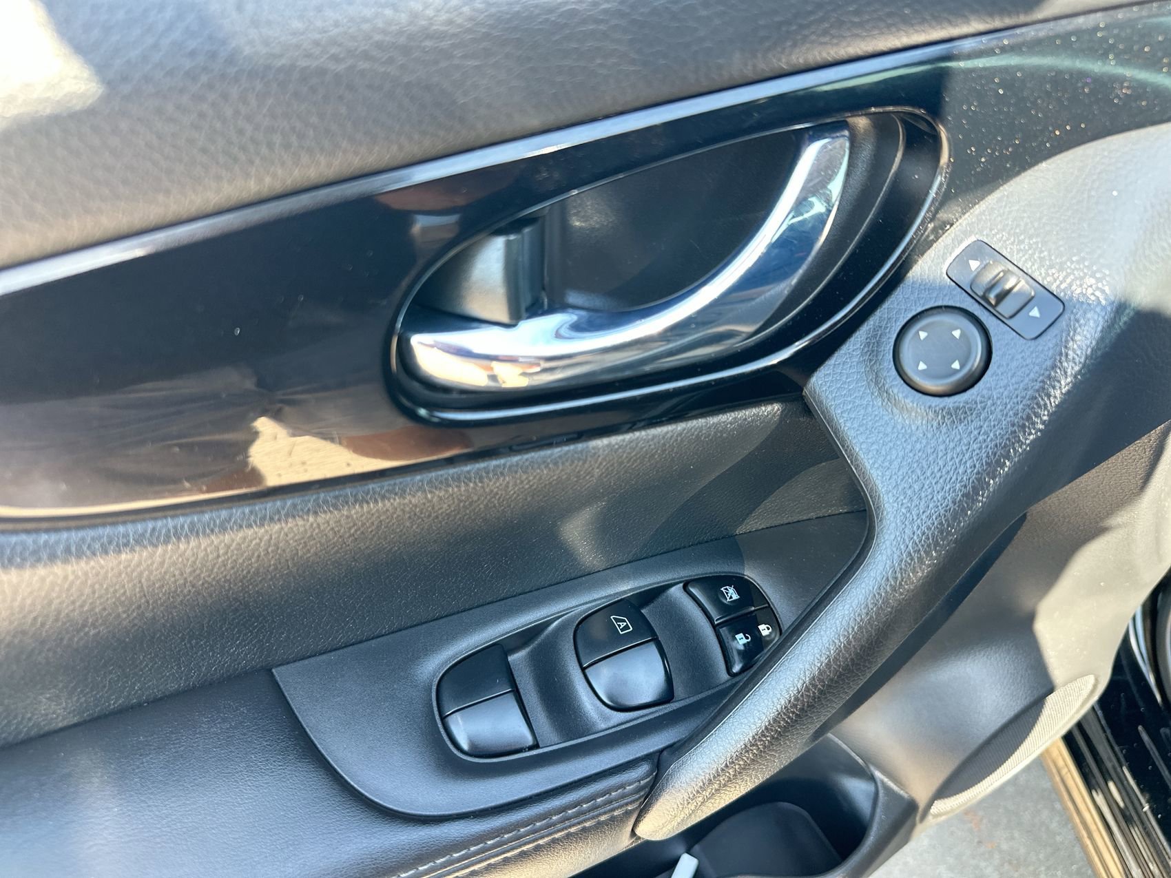 Used 2022 Magnetic Black Pearl Nissan SL image 13