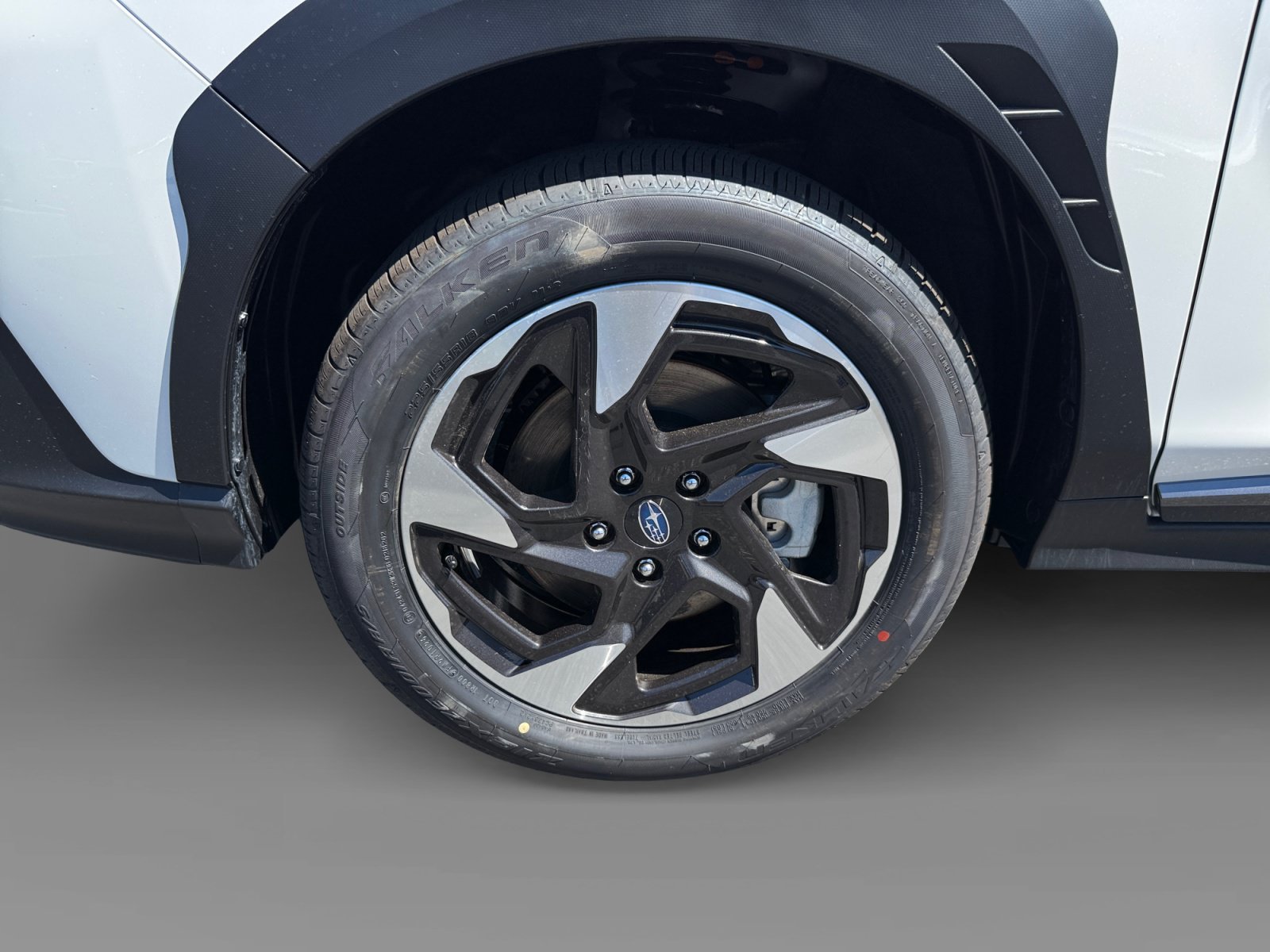 New 2026 CRYSTAL WHITE PEARL Subaru Limited image 9