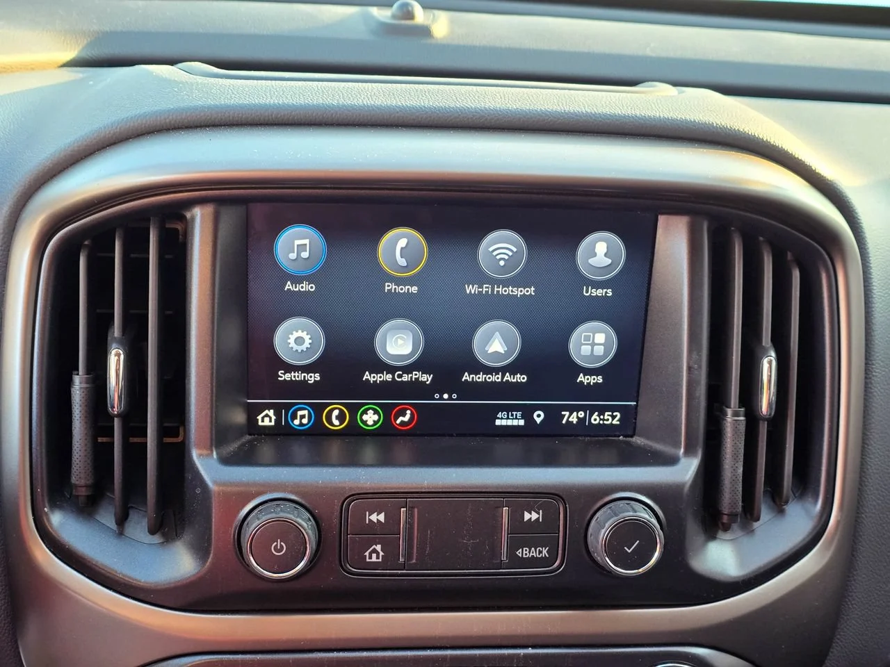 Used 2022 Summit White Chevrolet Z71 image 14