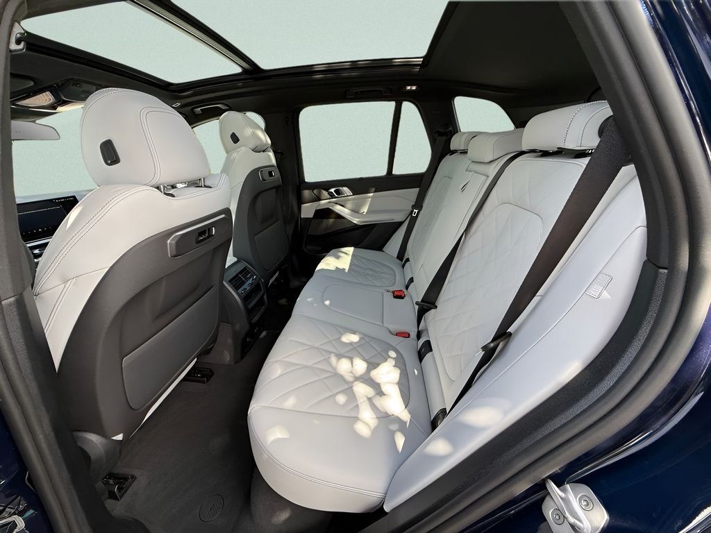 New 2026 Tanzanite Blue II Metallic BMW xDrive40i image 23