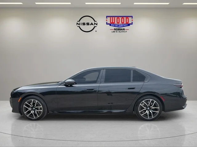Used 2025 Black Sapphire Metallic BMW 760i xDrive image 5