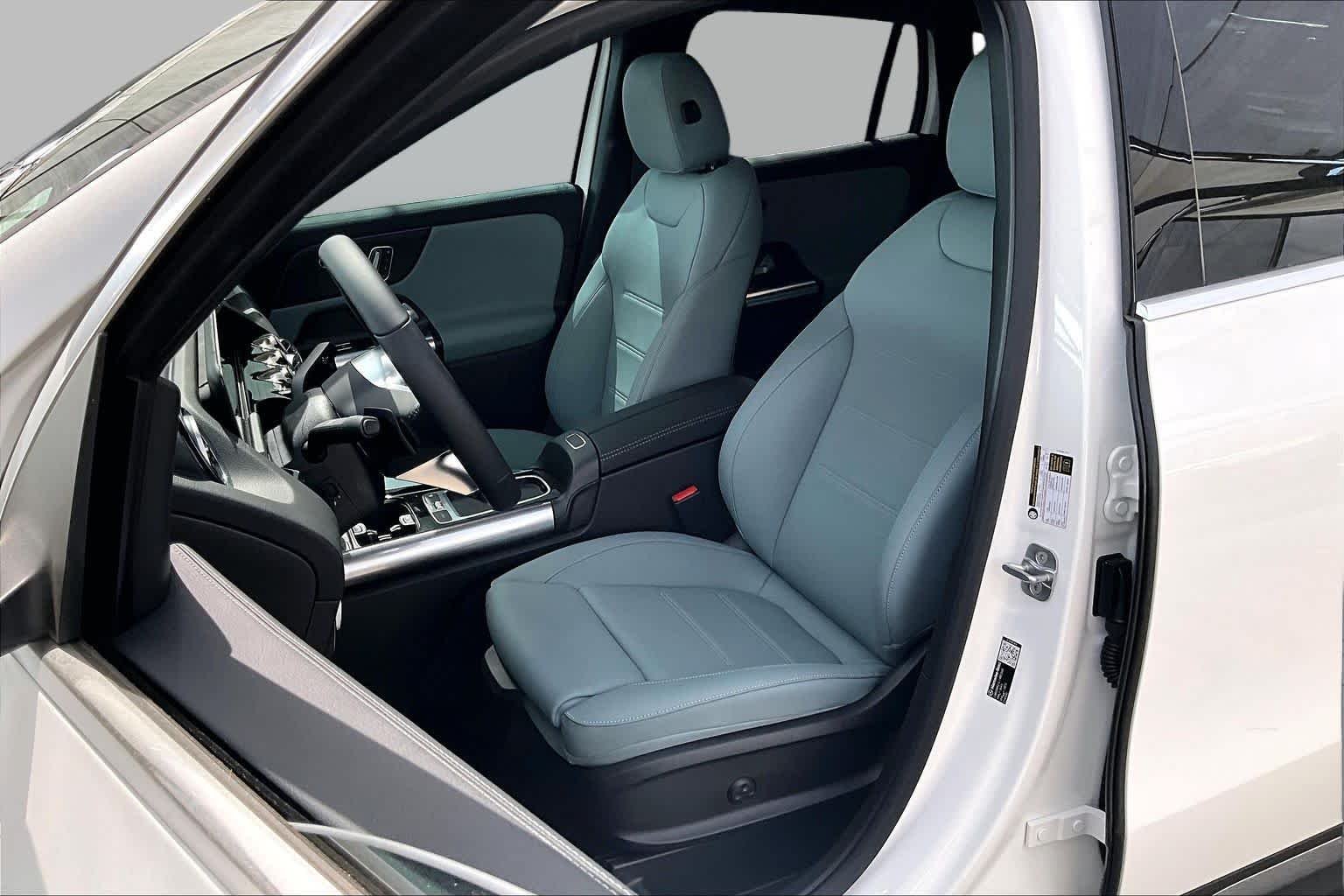 New 2026 Polar White Mercedes-Benz GLA 250 image 17