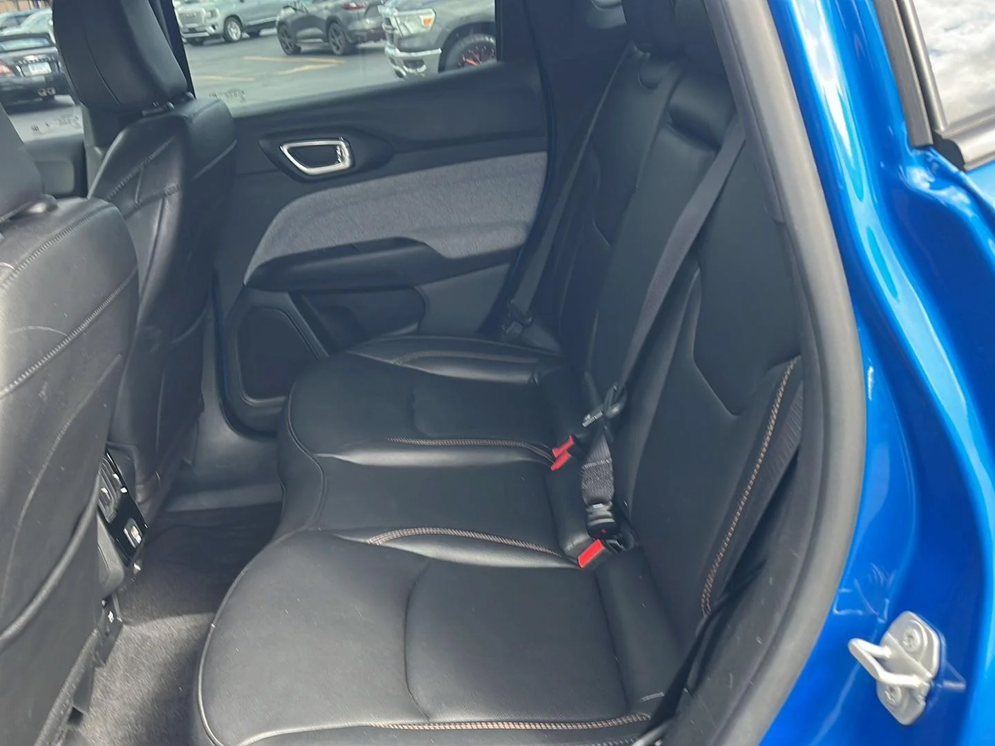Used 2024 Hydro Blue Pearlcoat Jeep Latitude Lux image 22
