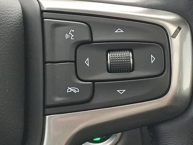 Used 2021 Summit White Chevrolet Z71 image 28
