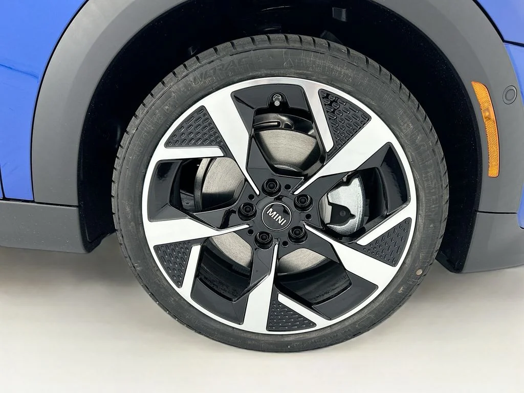 New 2026 Blazing Blue Metallic MINI Oxford Edition image 31
