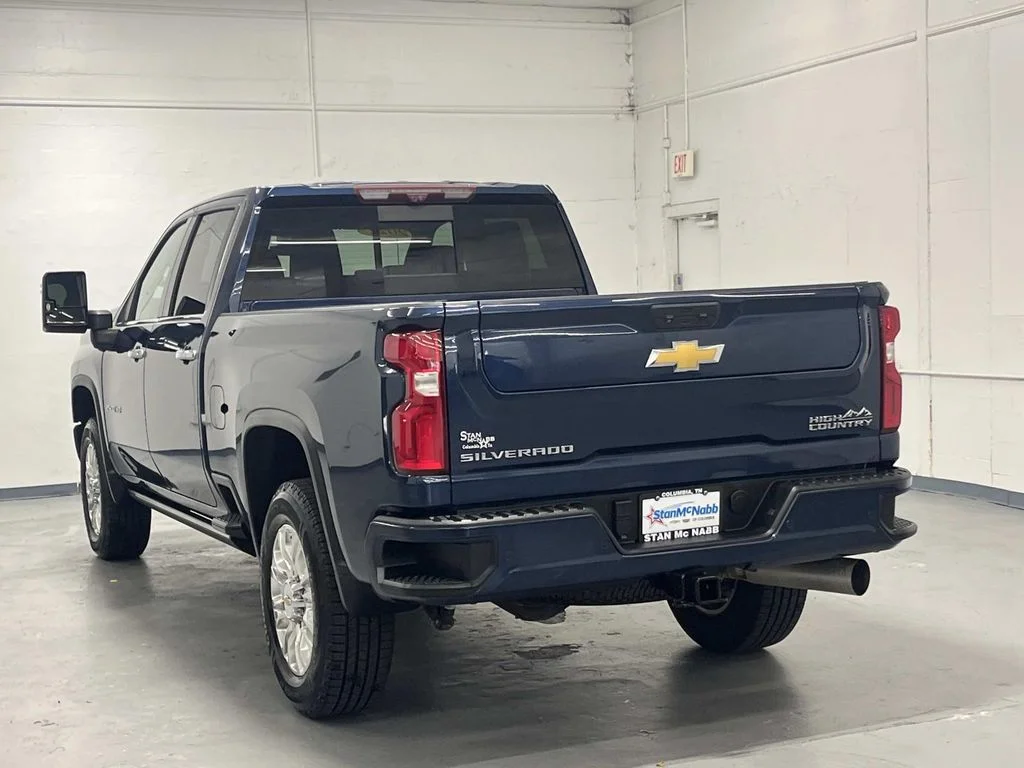 Used 2022 Northsky Blue Metallic Chevrolet High Country image 6