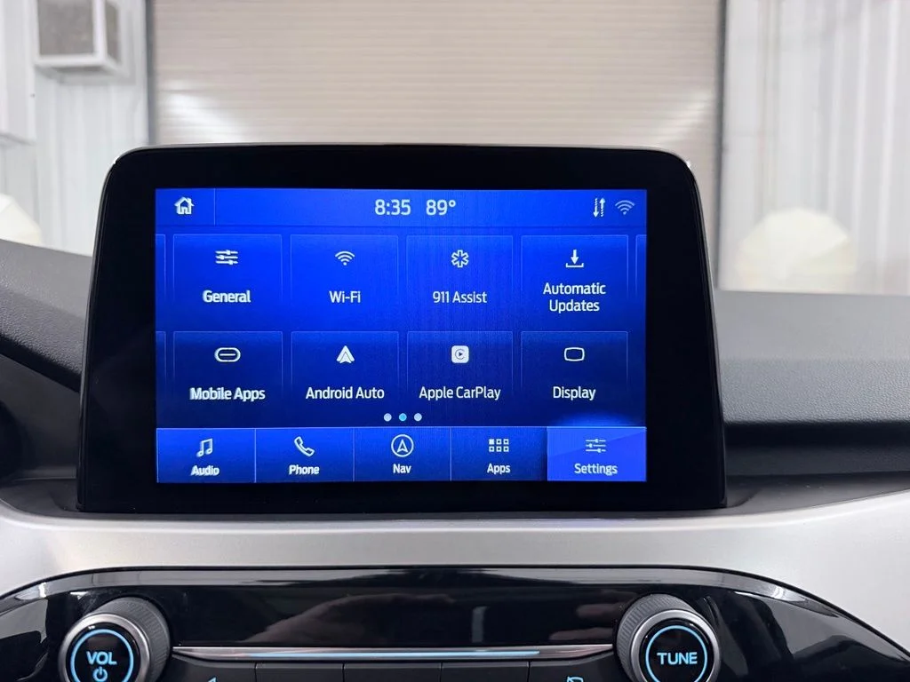 Used 2020 Red Ford SE image 22