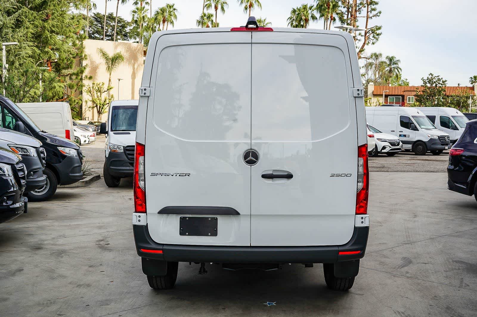 Used 2026 Arctic White Mercedes-Benz  image 5