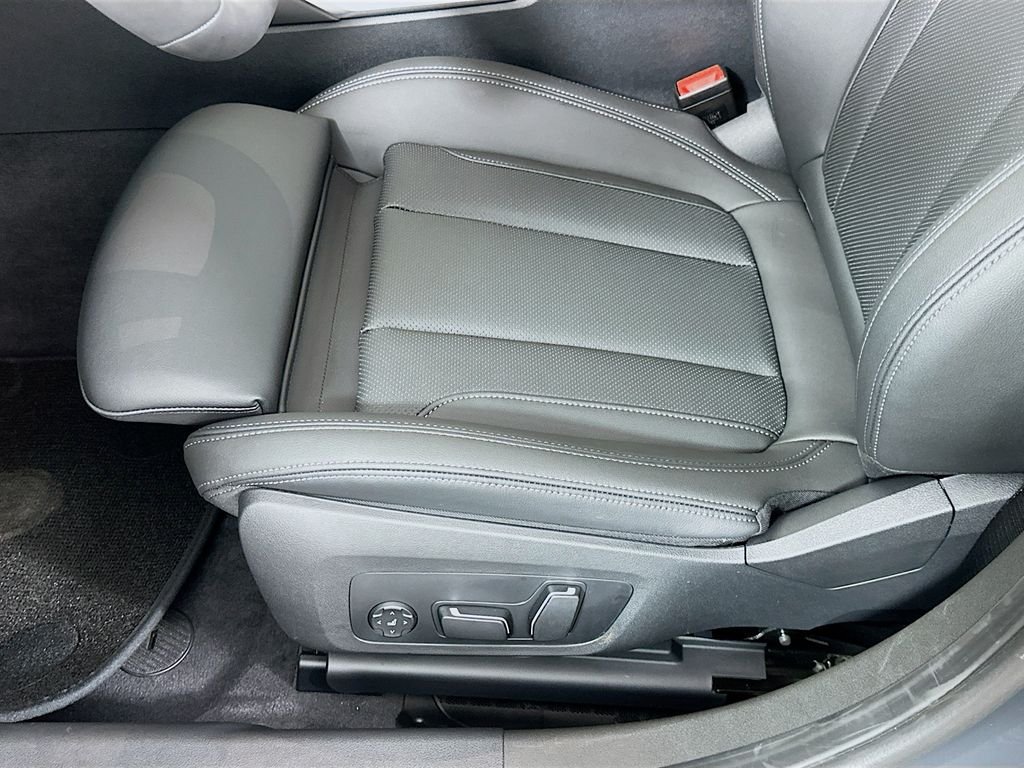 New 2026 Dravit Grey Metallic BMW 330i image 21