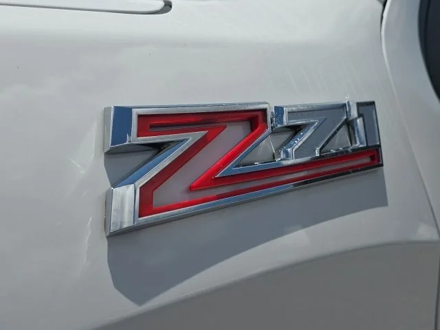 Used 2023 White Chevrolet RST image 9