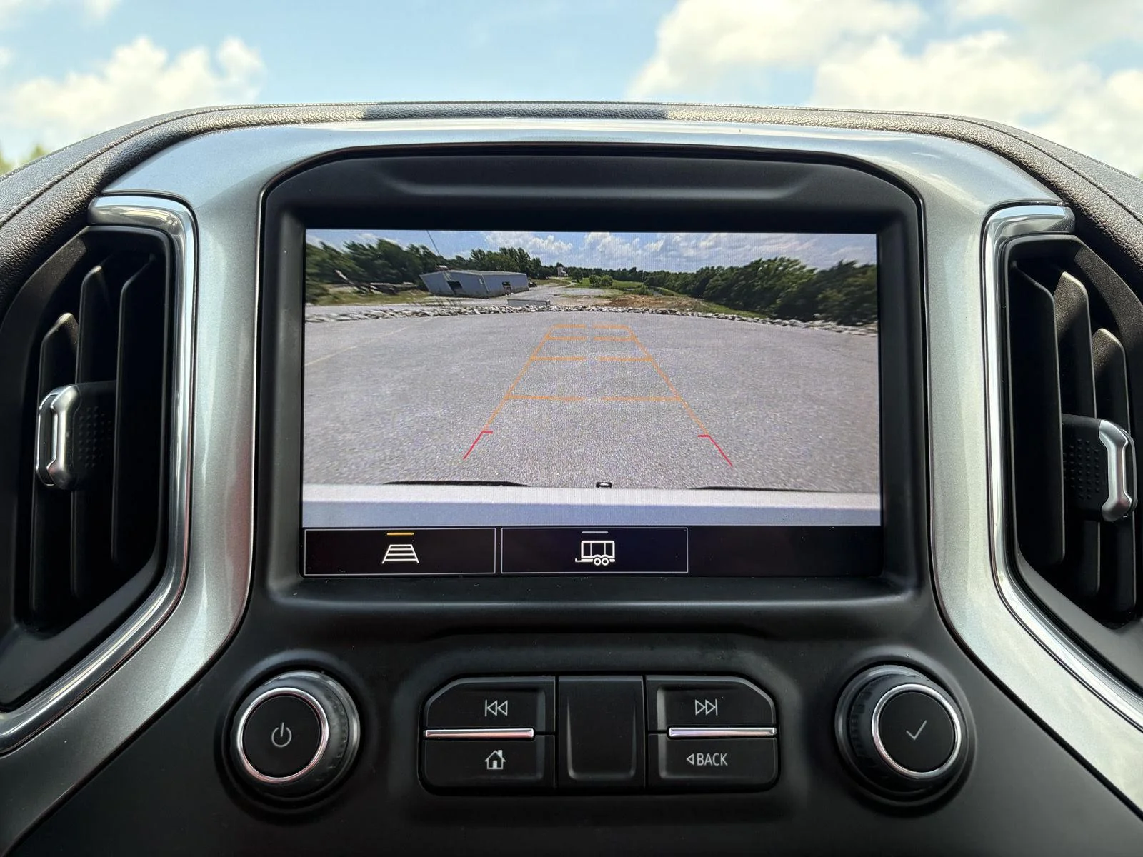 Used 2021 Summit White Chevrolet LT Trail Boss image 9