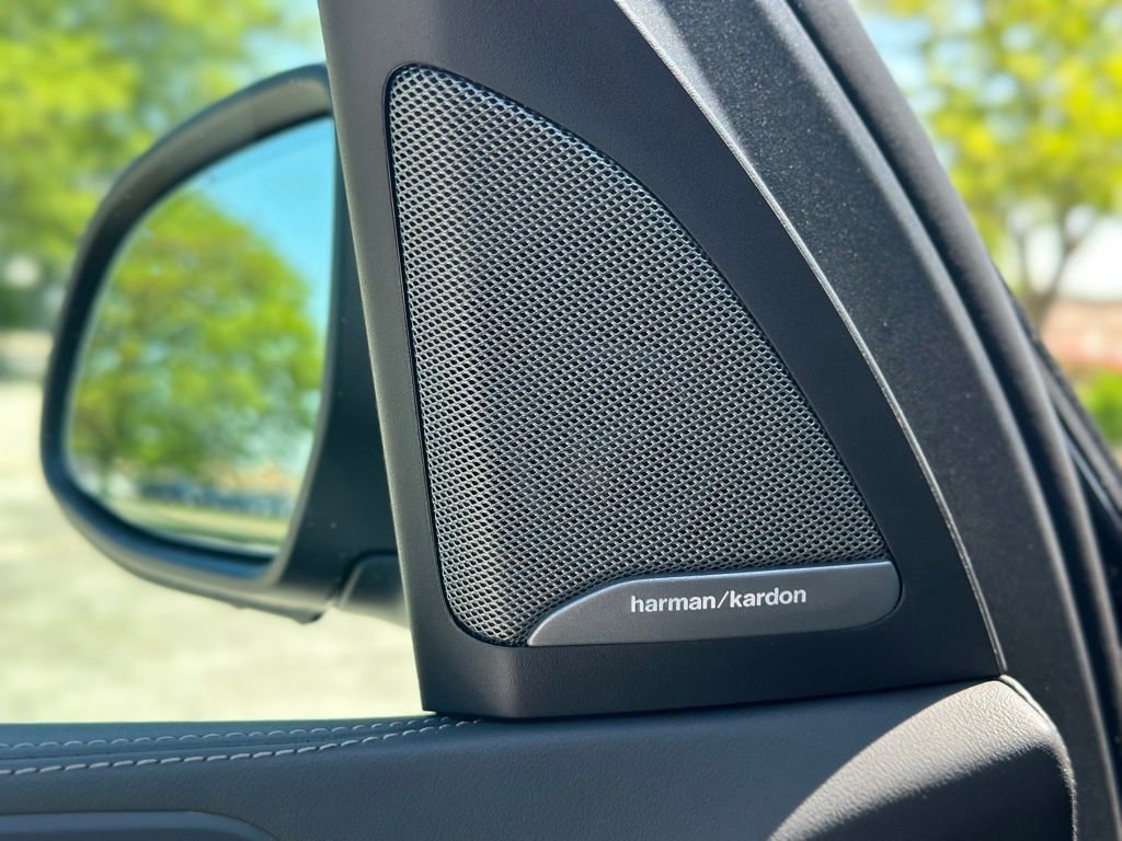 New 2026 Black Sapphire Metallic BMW xDrive40i image 19