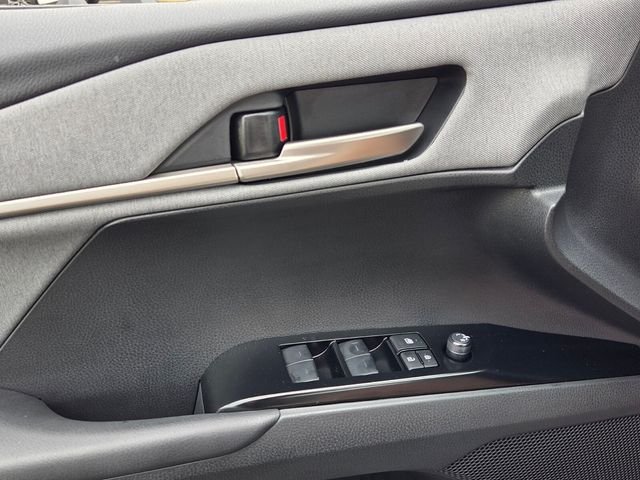 Used 2025  Toyota LE image 30
