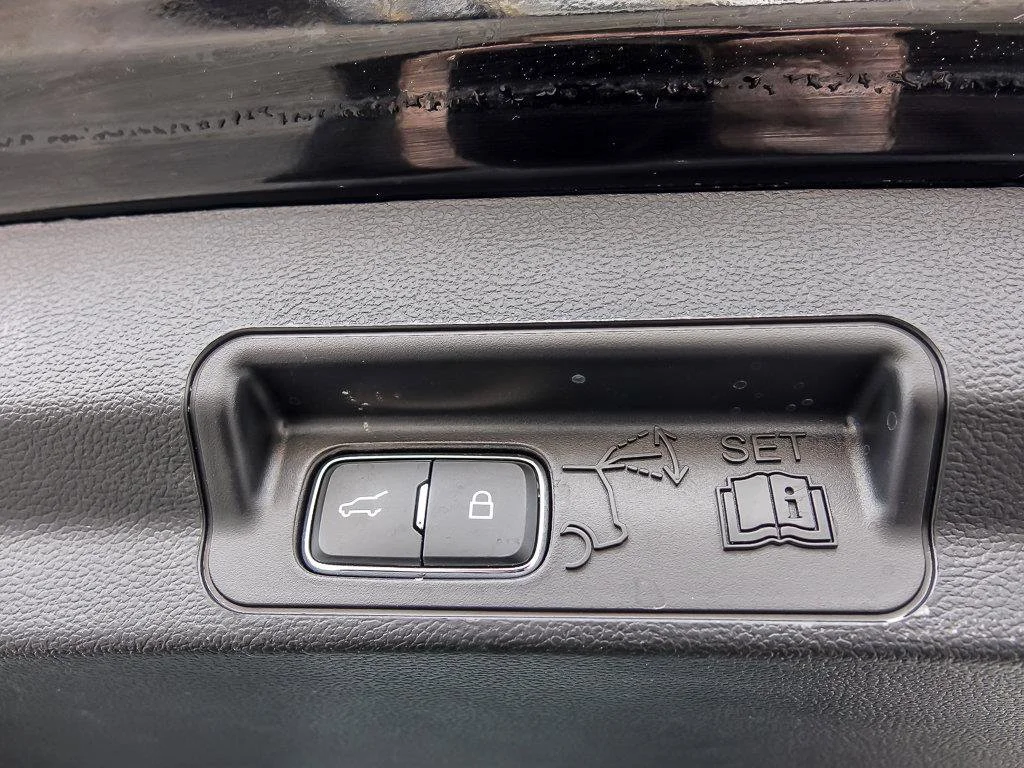 Used 2026 Agate Black Metallic Ford ST image 30