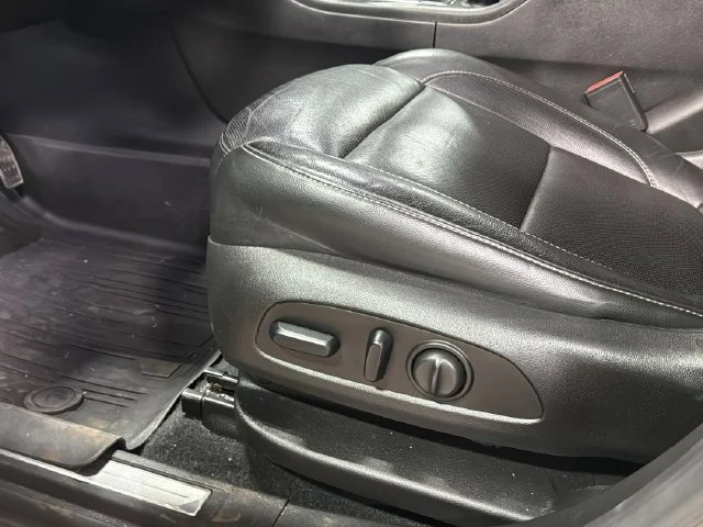 Used 2018 Black GMC SLT-1 image 16