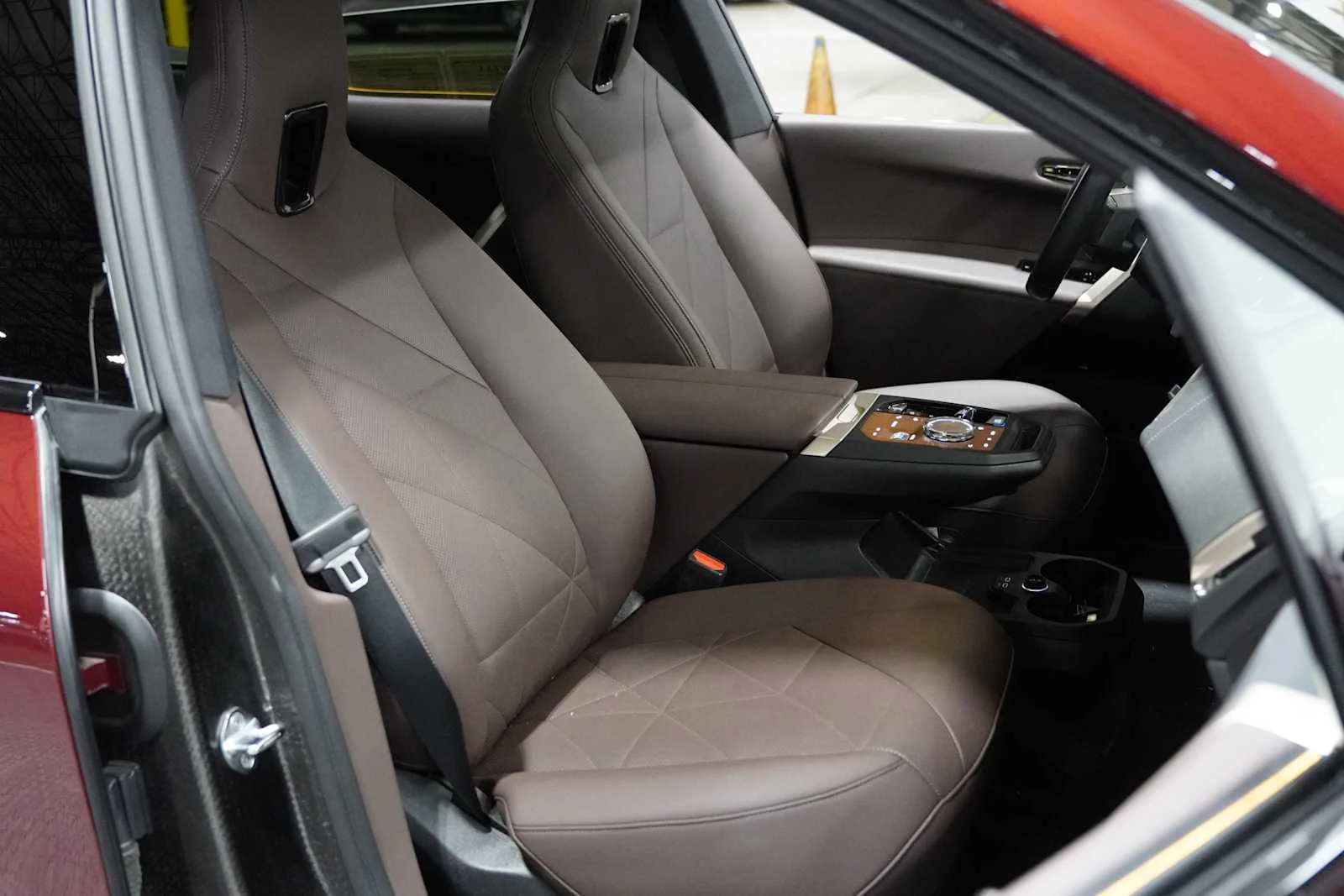 Certified Used 2024 Aventurin Red Metallic BMW xDrive50 image 11