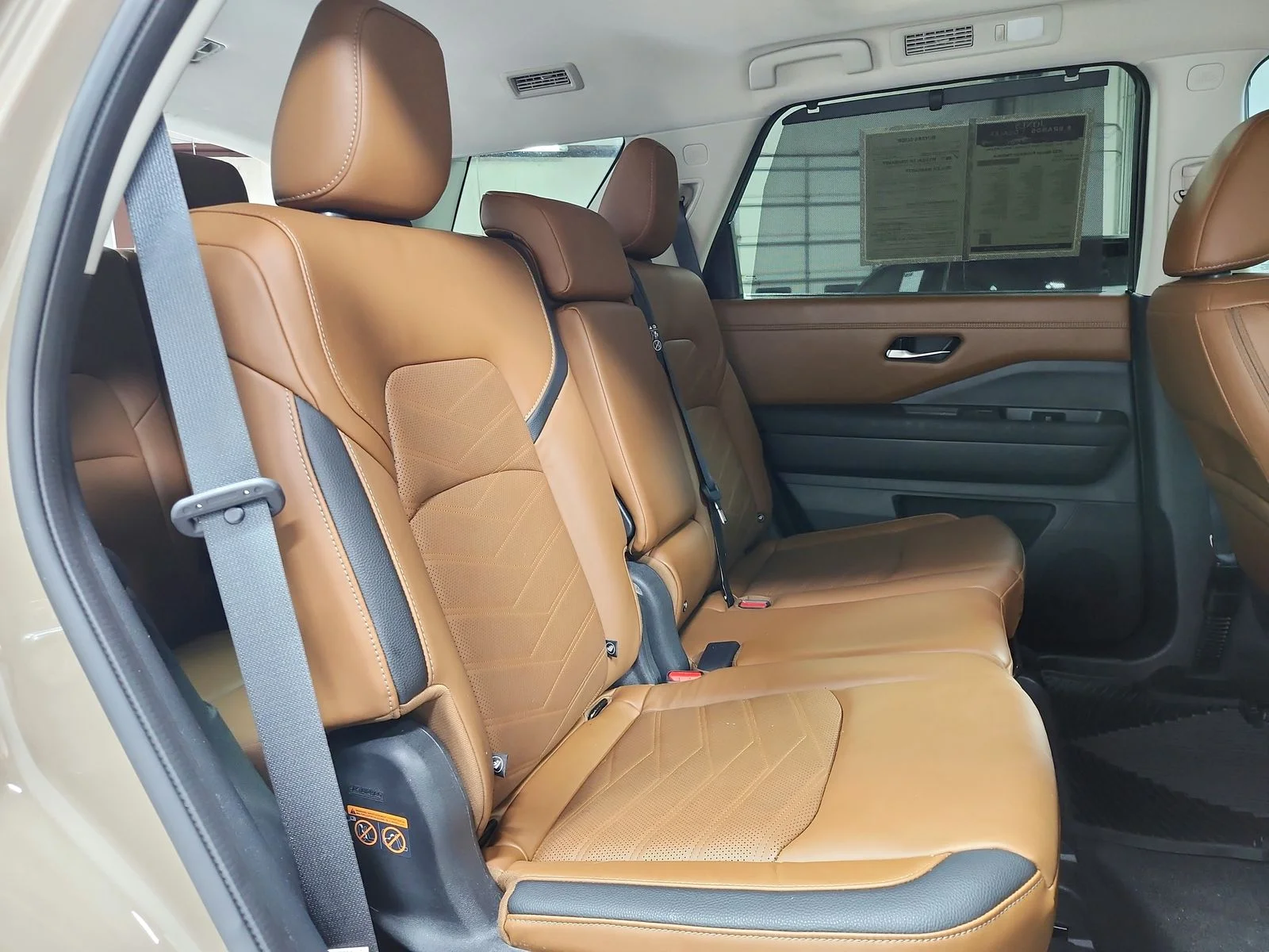 Used 2023  Nissan Platinum image 44
