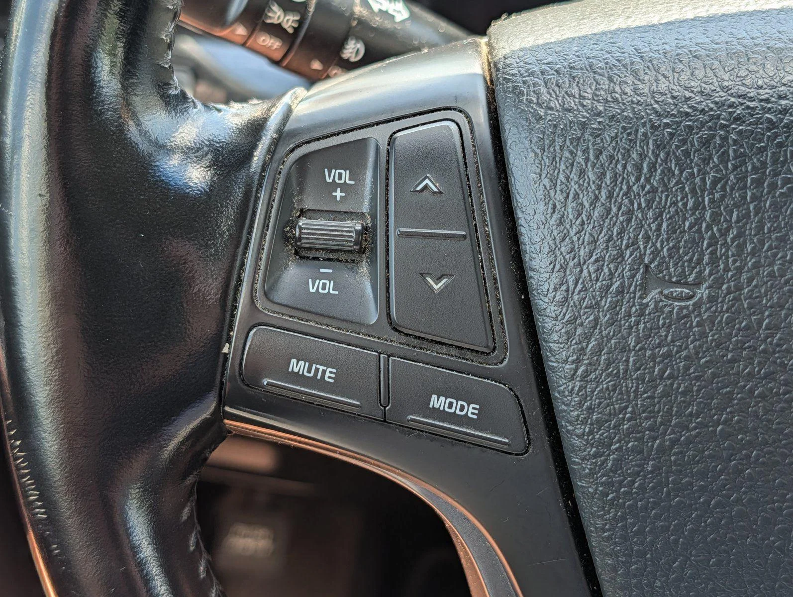 Used 2014 Bright Silver Kia LX image 24
