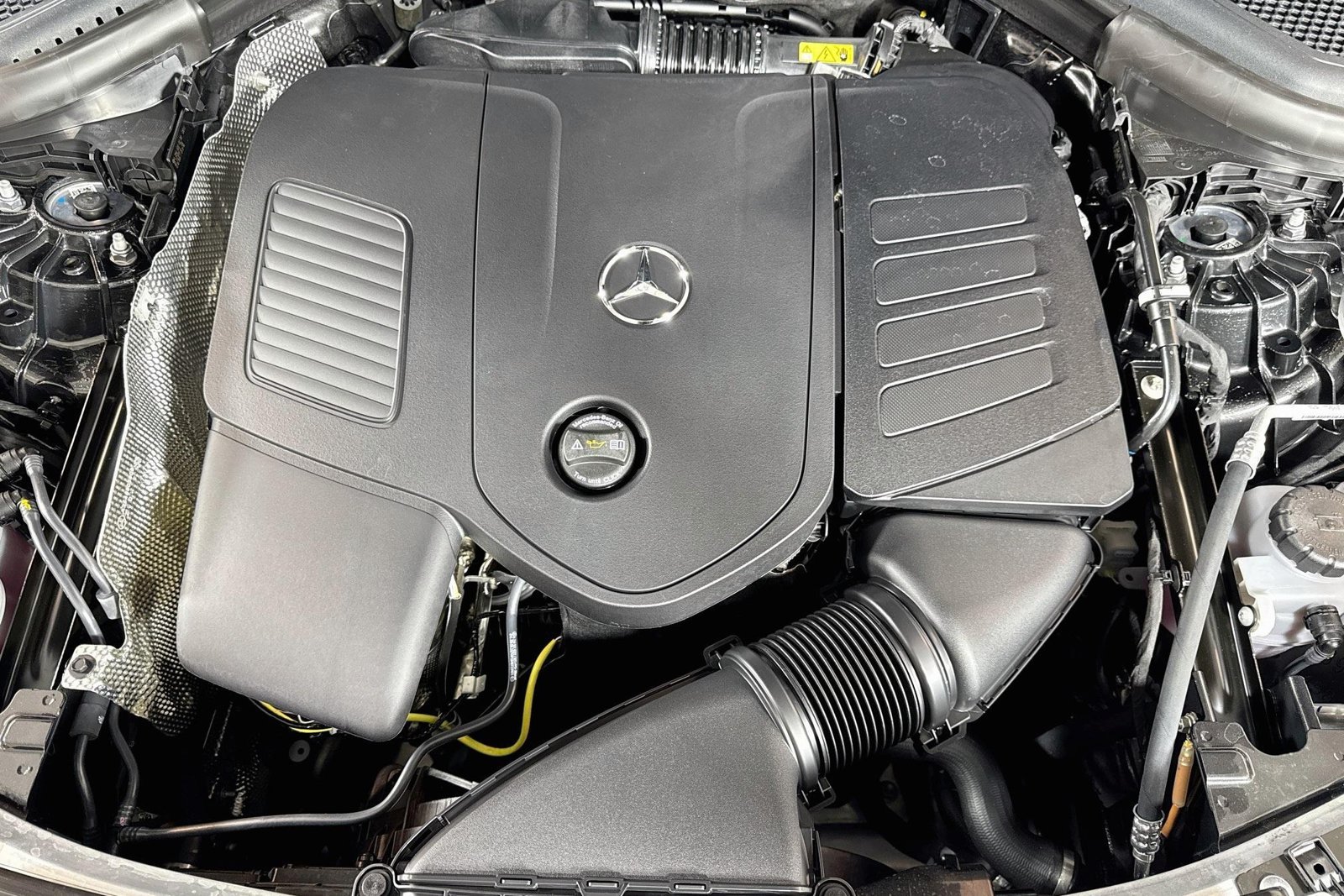 New 2026 Graphite Grey Metallic Mercedes-Benz GLC 300 image 28