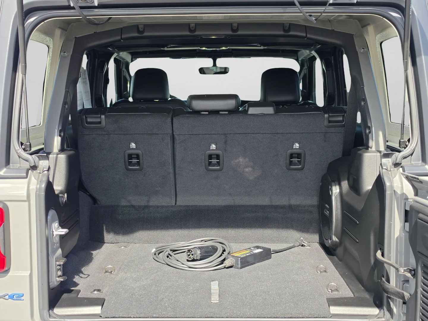 Used 2023 Sting-Gray Clearcoat Jeep Rubicon image 15