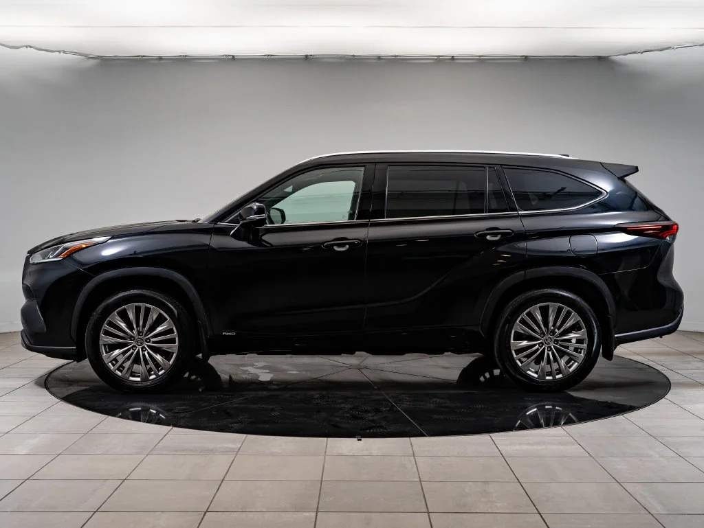 Used 2024 Gray Toyota Platinum image 5