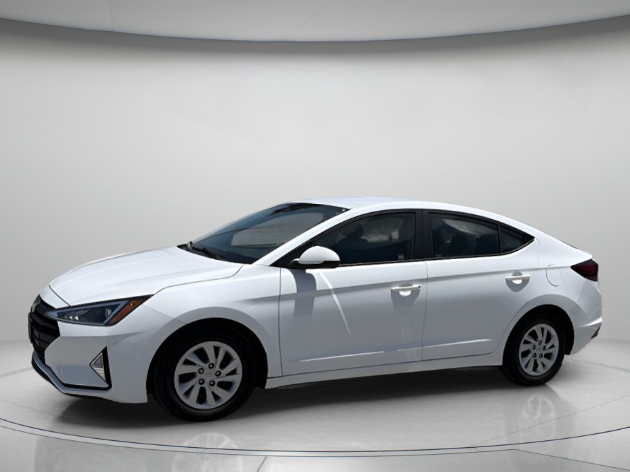 Used 2020 Quartz White Pearl Hyundai SE image 1