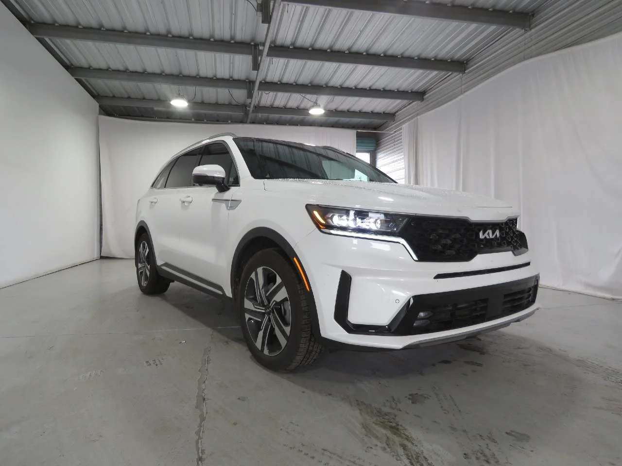 Used 2023 Snow White Pearl Kia SX Prestige image 3