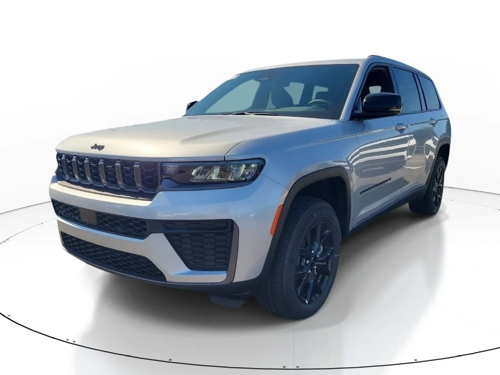 New 2026 Silver Jeep Altitude image 3