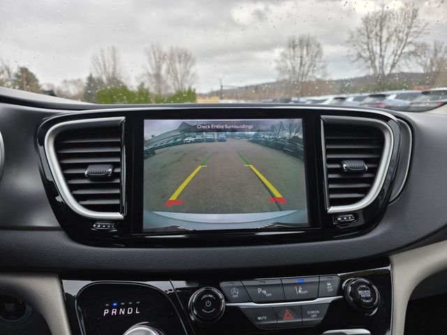 Used 2024 Silver Chrysler Touring L image 29