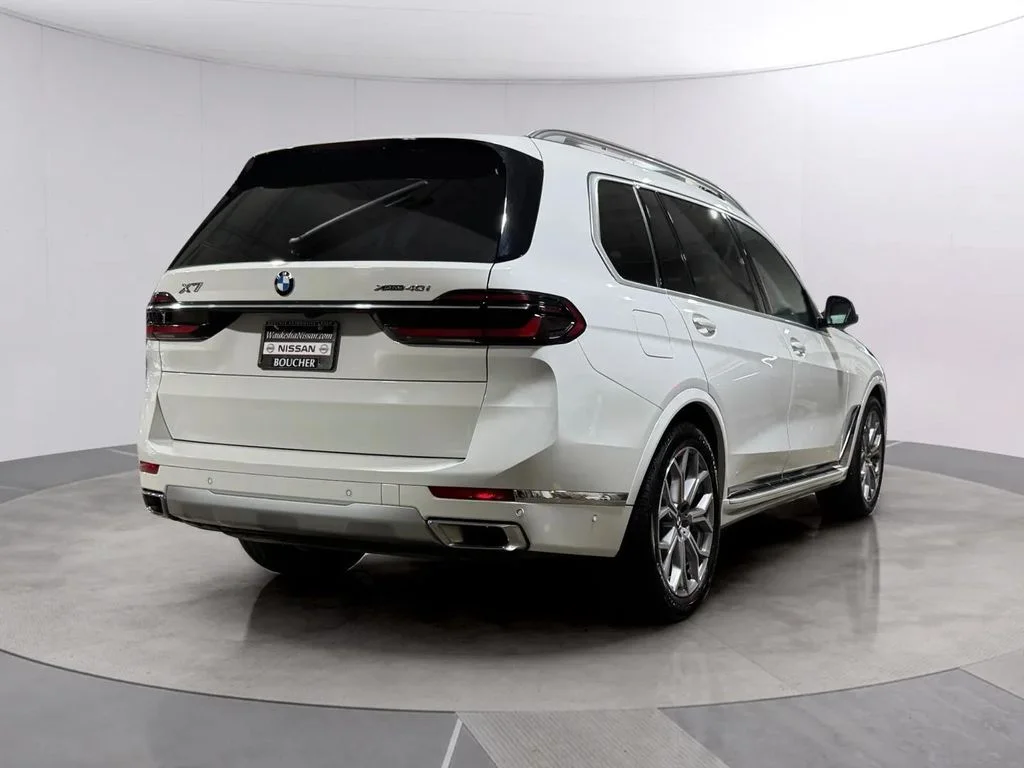 Used 2026 Alpine White BMW xDrive40i image 3