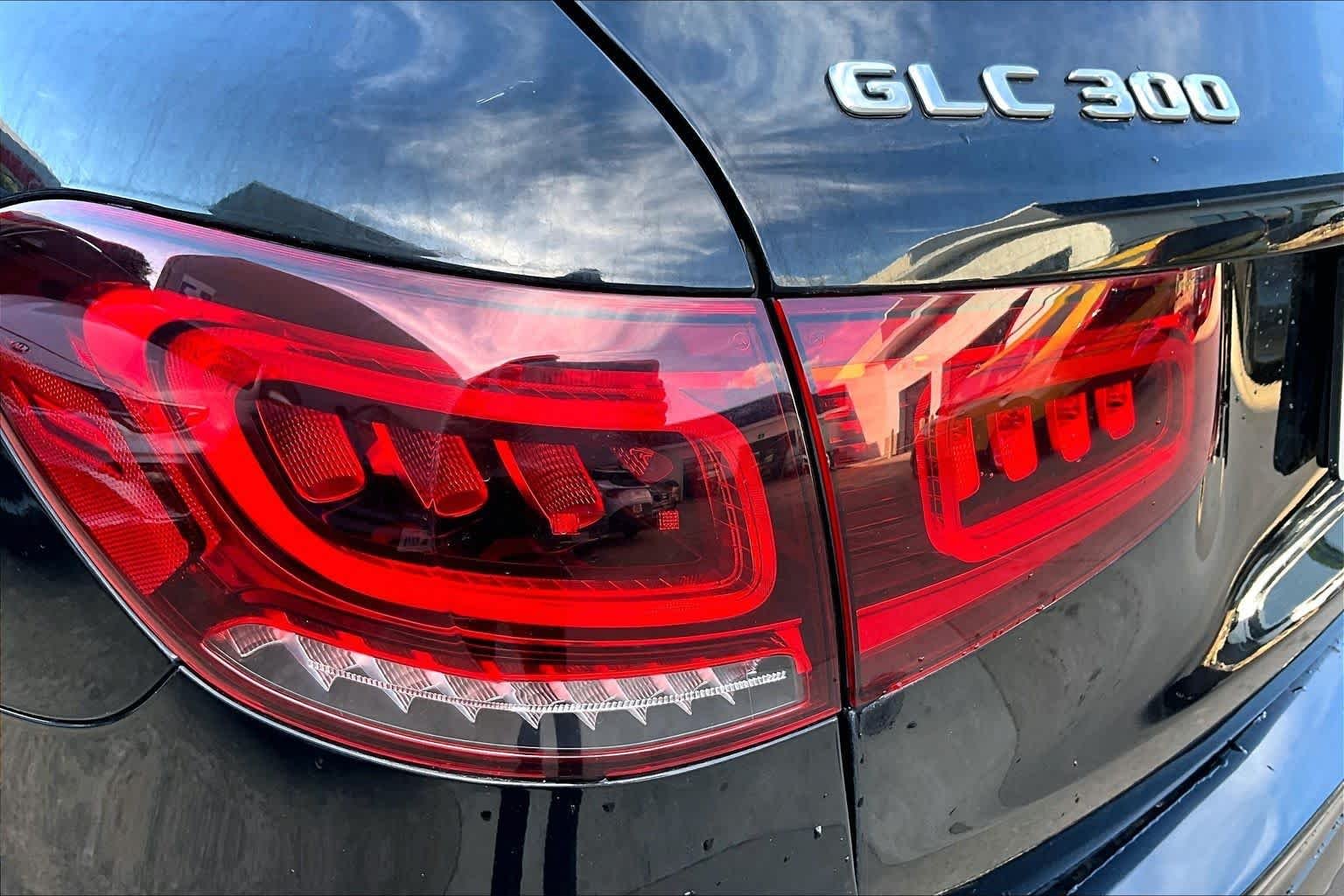 Used 2022  Mercedes-Benz GLC 300 image 27