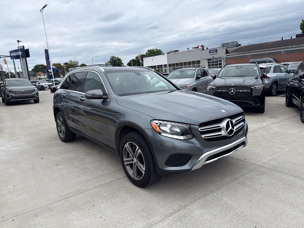 Used 2017  Mercedes-Benz GLC 300 image 3