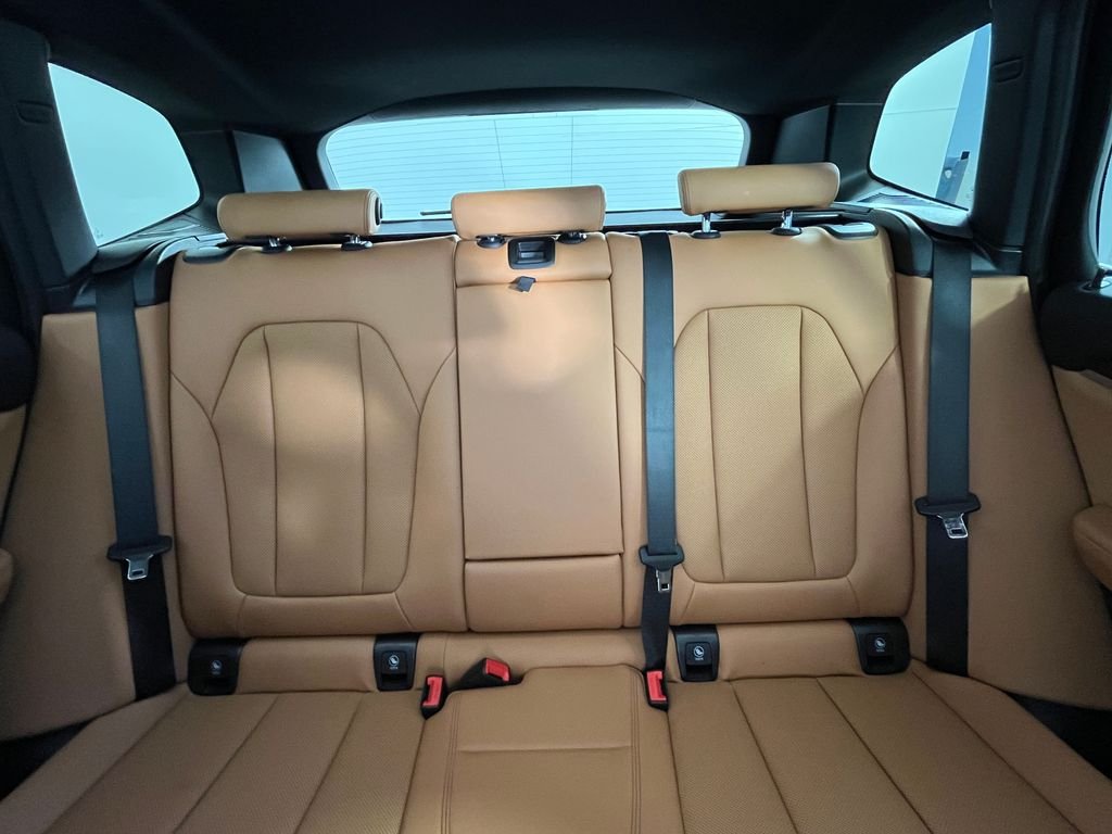Used 2023 Gray BMW xDrive30i image 20
