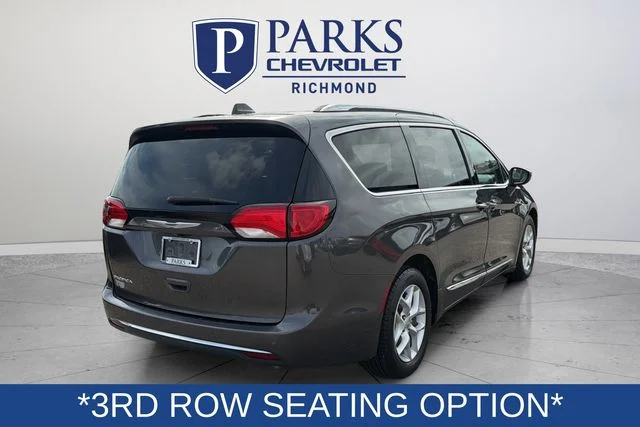 Certified Used 2018 Gray Chrysler Touring L image 7